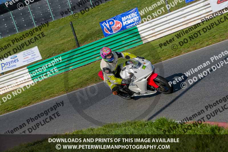 PJM Wedding Photography;enduro digital images;event digital images;eventdigitalimages;mallory park;mallory park photographs;mallory park trackday;mallory park trackday photographs;no limits trackdays;peter wileman photography;racing digital images;trackday digital images;trackday photos